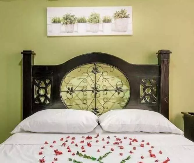 هتل Del Cafetal Cr