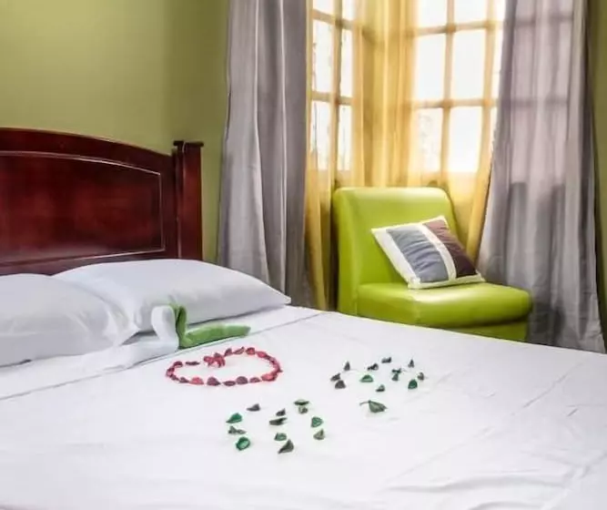 هتل Del Cafetal Cr