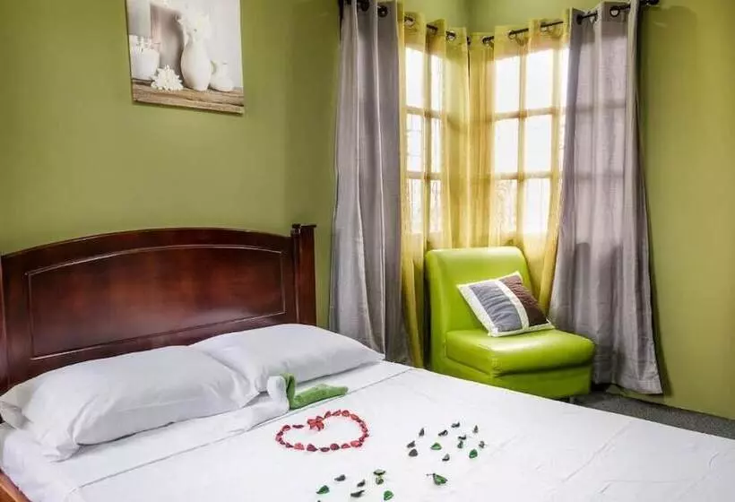 هتل Del Cafetal Cr