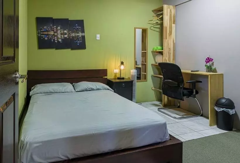 هتل Del Cafetal Cr