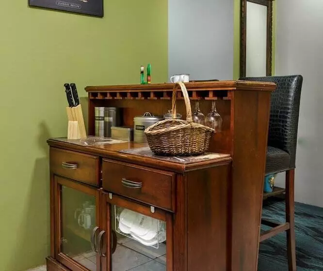 هتل Del Cafetal Cr