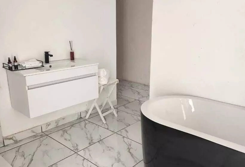 Hotelli Edrange Luxury Lodge