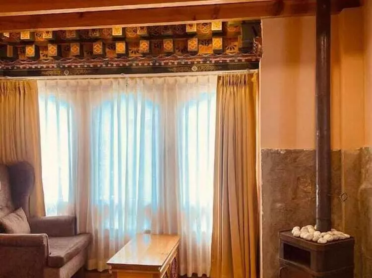 هتل Lhayhuel Resort & Spa