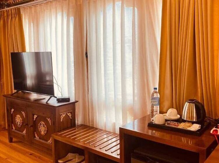 هتل Lhayhuel Resort & Spa