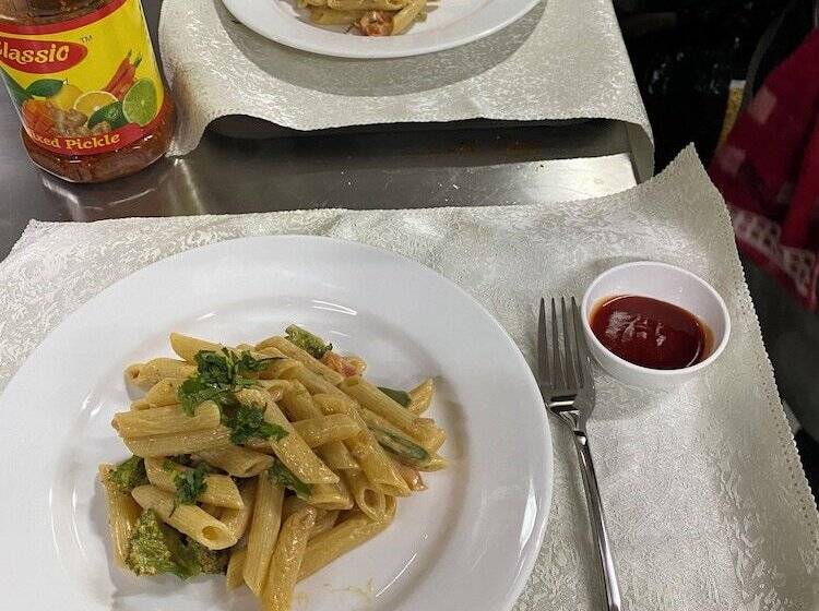 هتل Lhayhuel Resort & Spa