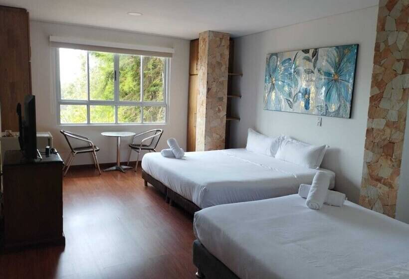 هتل Loma Encantada