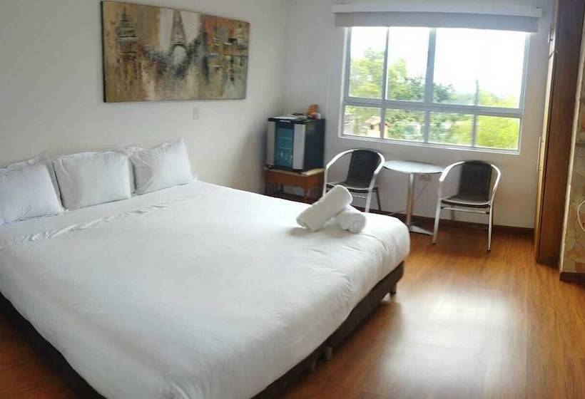 هتل Loma Encantada