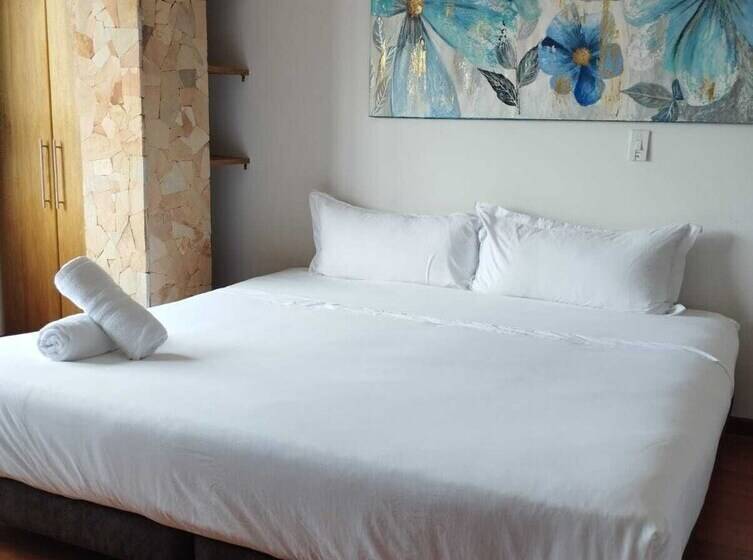 هتل Loma Encantada