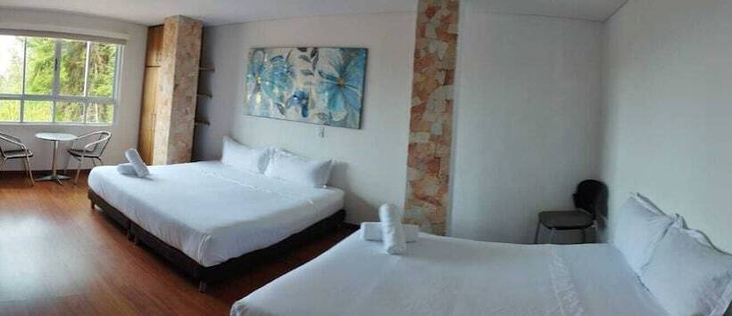 هتل Loma Encantada