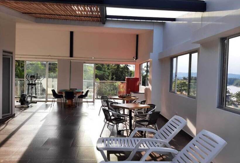 هتل Loma Encantada