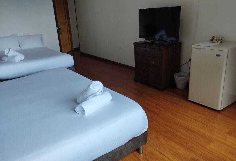 هتل Loma Encantada