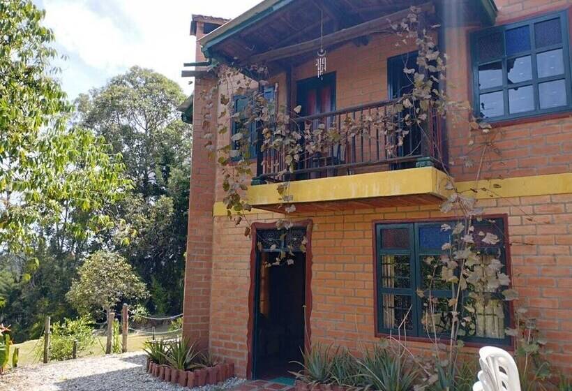 هتل Loma Encantada