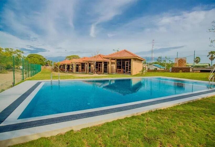 Hotel Nikara Beach Villas Arugambay