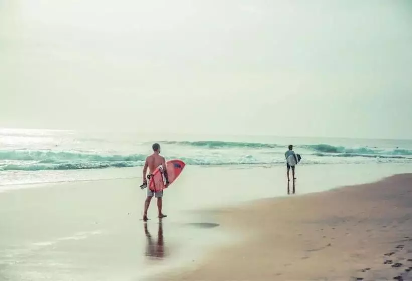 Hotelli Nikara Beach Villas Arugambay