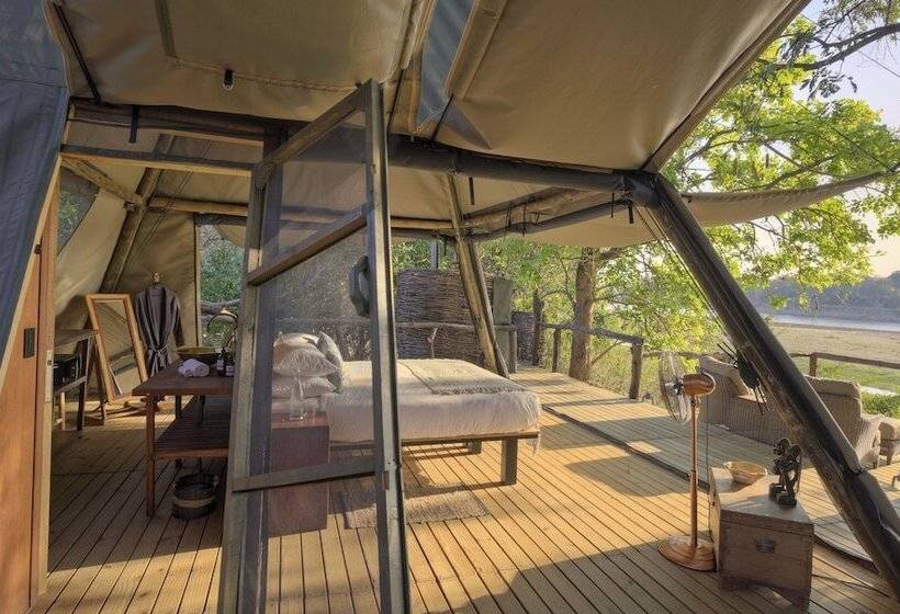 هتل Shawa Luangwa Camp