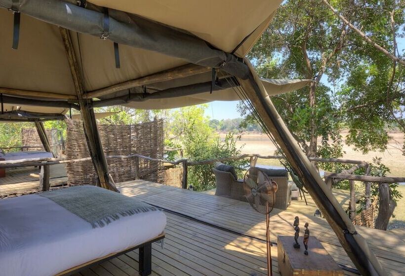هتل Shawa Luangwa Camp