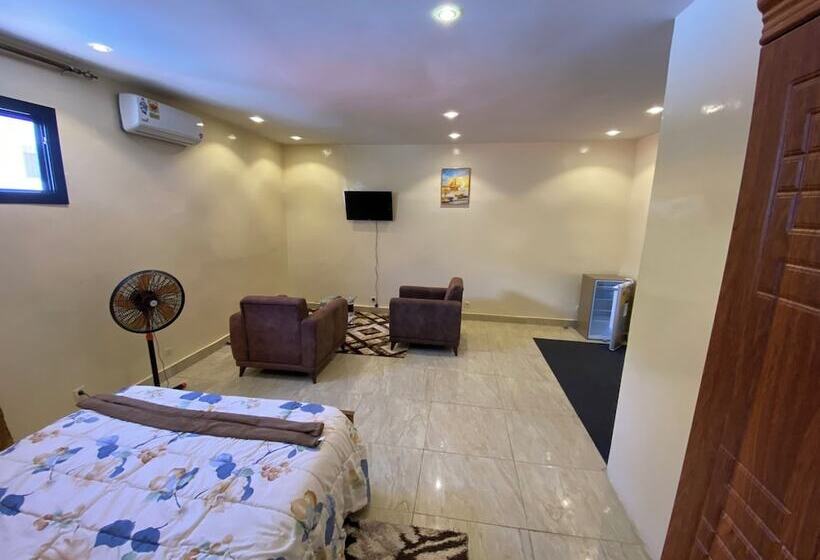 Hotel The India Gate