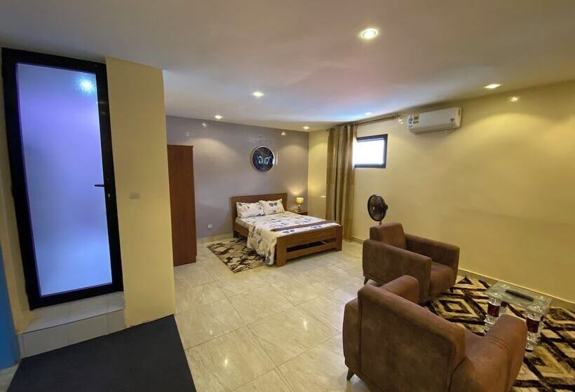 Hotel The India Gate