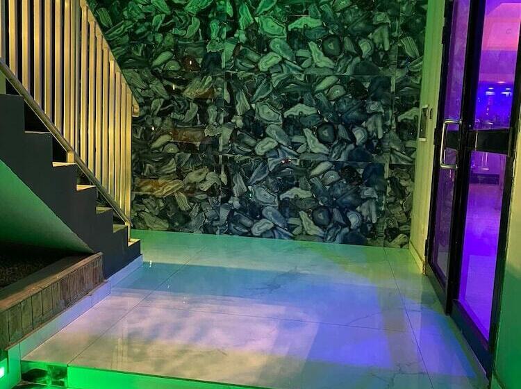 Hotel The India Gate