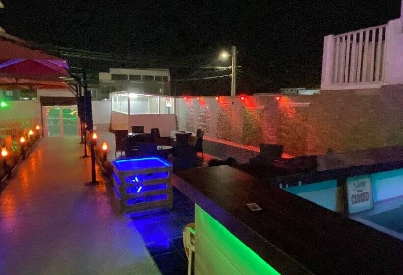 Hotel The India Gate