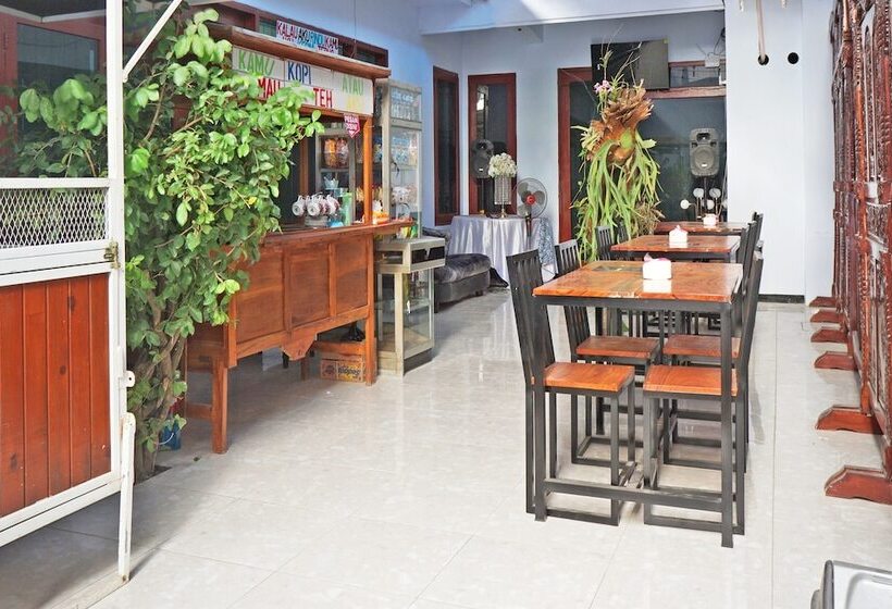 Hotel Trisna Patihan Resort By Oyo