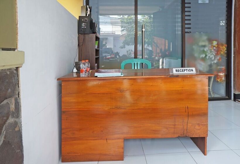 Hotel Trisna Patihan Resort By Oyo