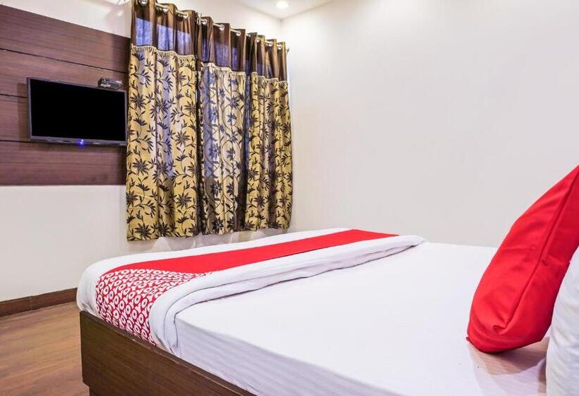 Oyo 18895 Hotel Kartikay Grand