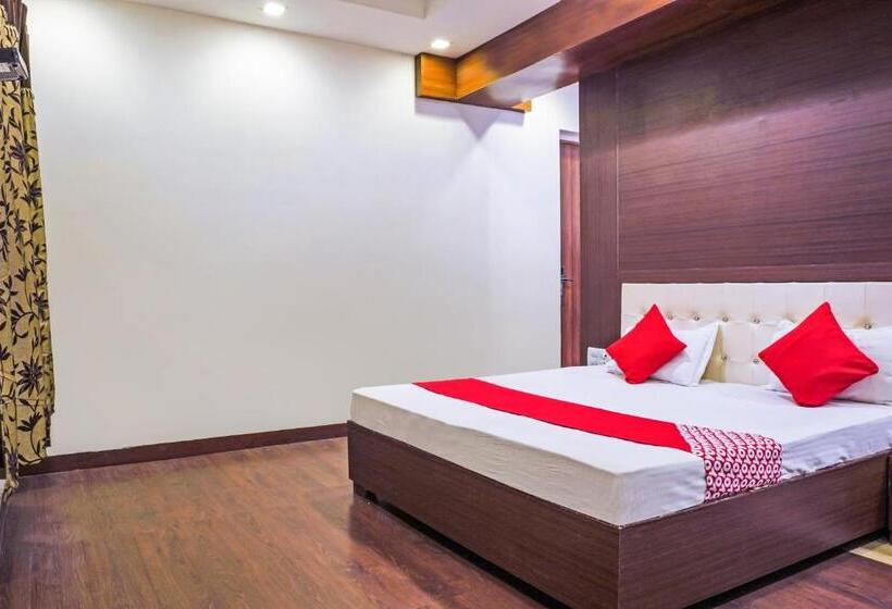 Oyo 18895 Hotel Kartikay Grand