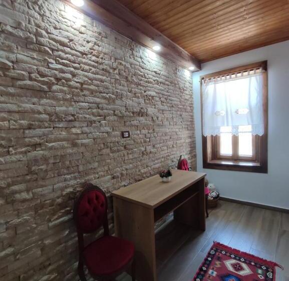 پانسیون Eni Guesthouse Parking On Site