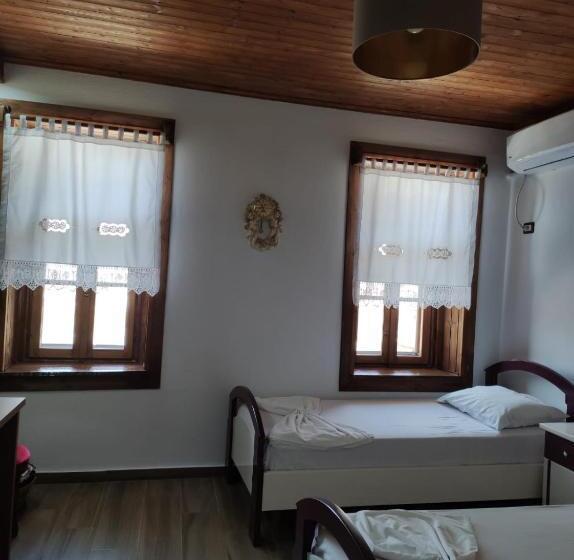 پانسیون Eni Guesthouse Parking On Site