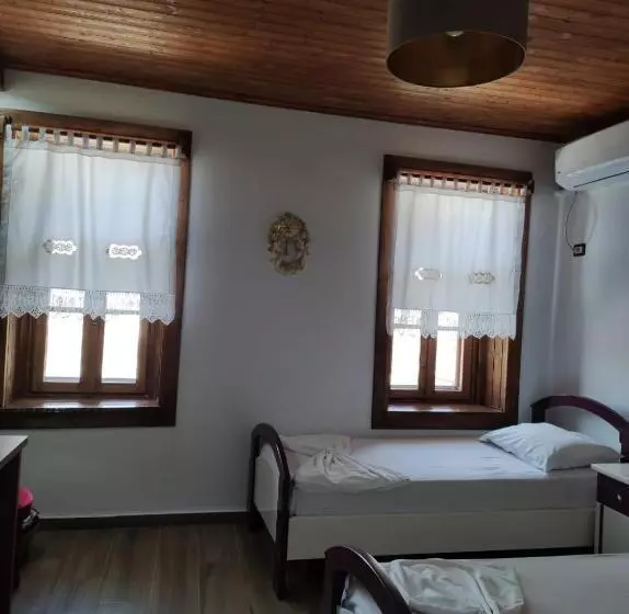 پانسیون Eni Guesthouse Parking On Site