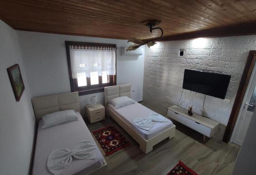 پانسیون Eni Guesthouse Parking On Site