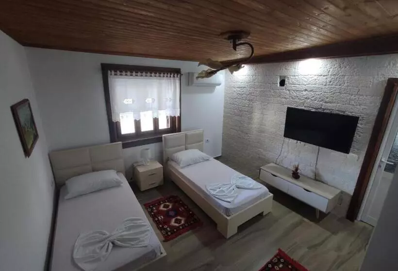پانسیون Eni Guesthouse Parking On Site