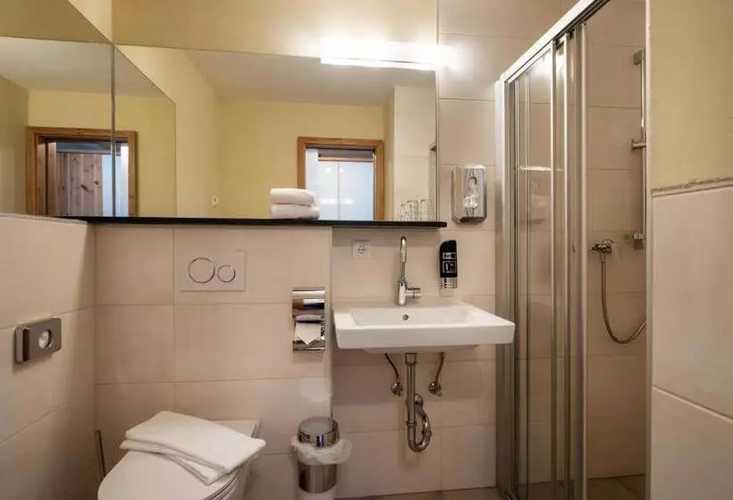 ペンション Fuchswirt Kelchsau Landgasthof