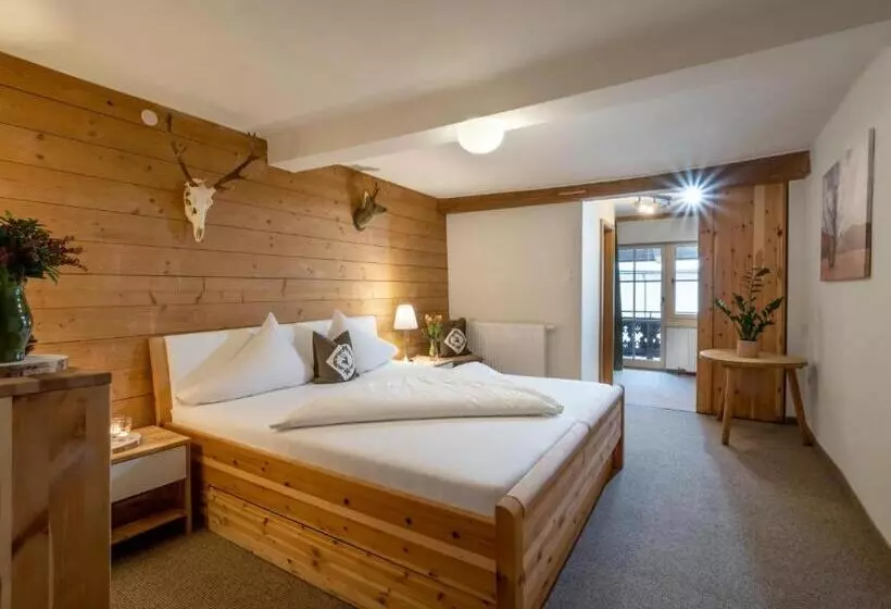 ペンション Fuchswirt Kelchsau Landgasthof