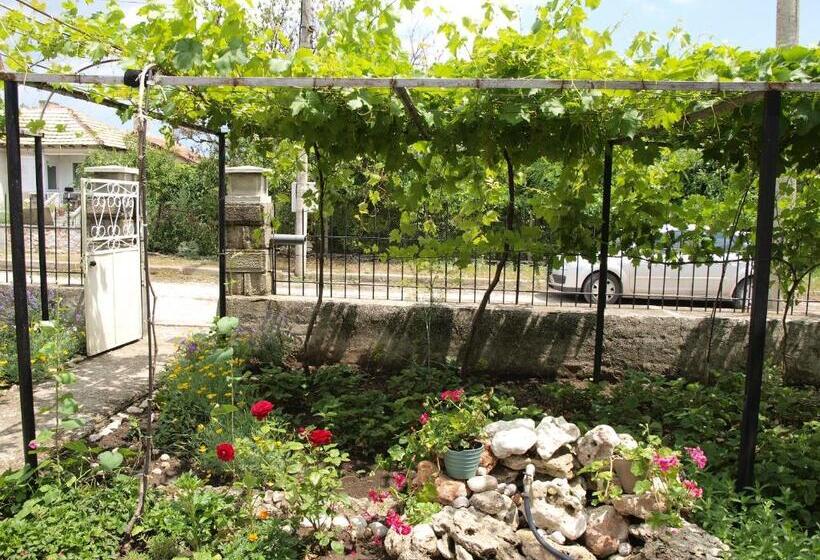 پانسیون Guest Rooms Kamberovi