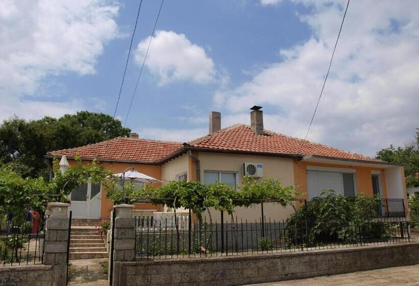 پانسیون Guest Rooms Kamberovi