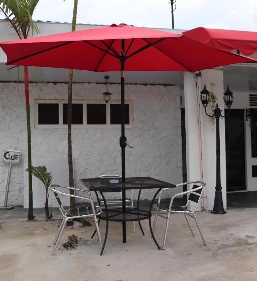 Пансион Hw. Hubers Hotel, Bar & Resto