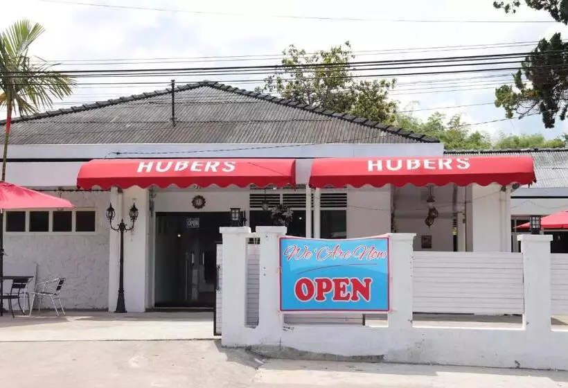 ペンション Hw. Hubers Hotel, Bar & Resto