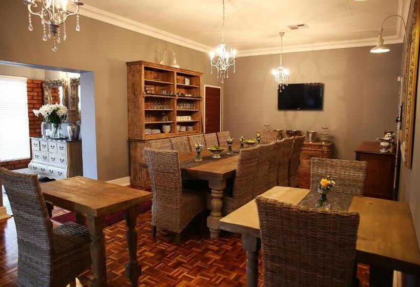 پانسیون Pecanwood Manor