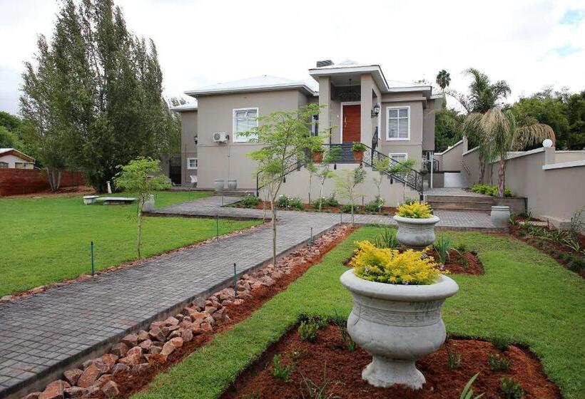 پانسیون Pecanwood Manor