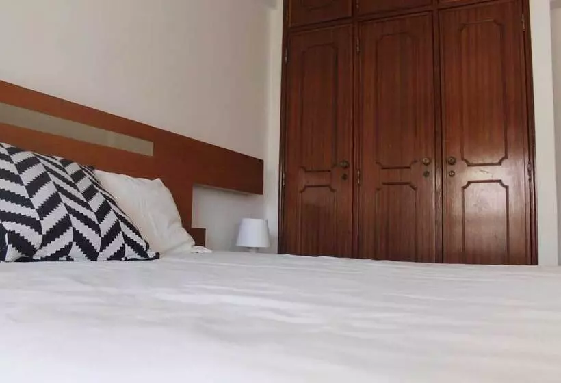 Retkeilymaja Global Guest Massama