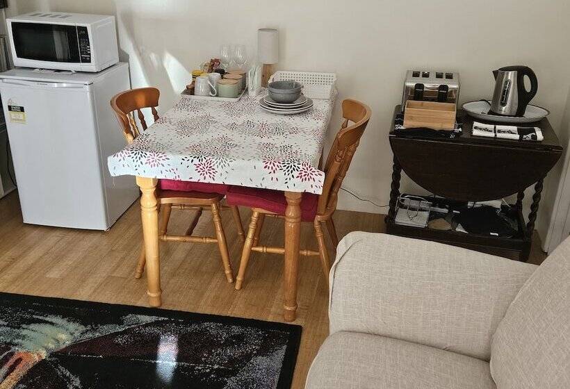 צימר Harewood S Hideaway