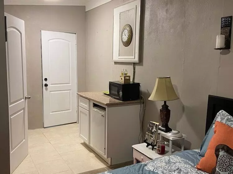 تختخواب و صبحانه Rosebud