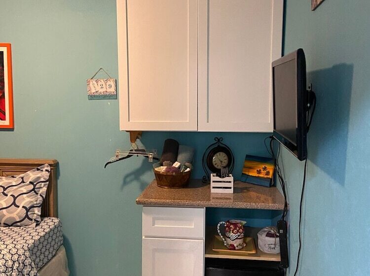 تختخواب و صبحانه Rosebud