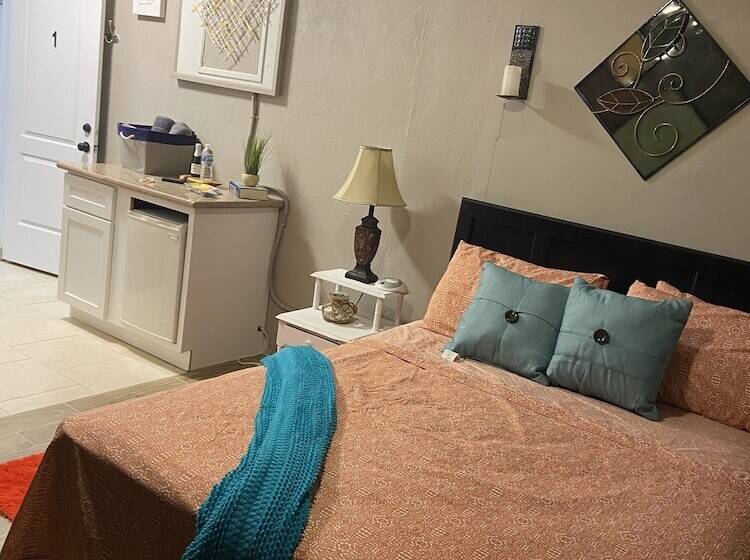 تختخواب و صبحانه Rosebud