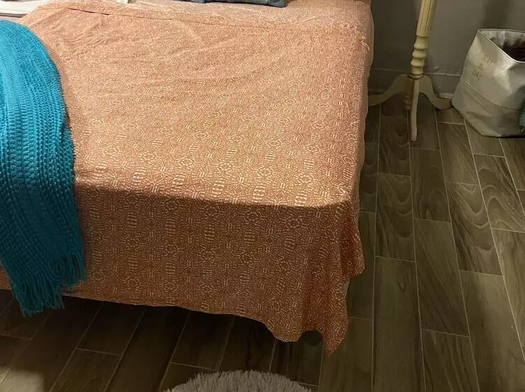 تختخواب و صبحانه Rosebud