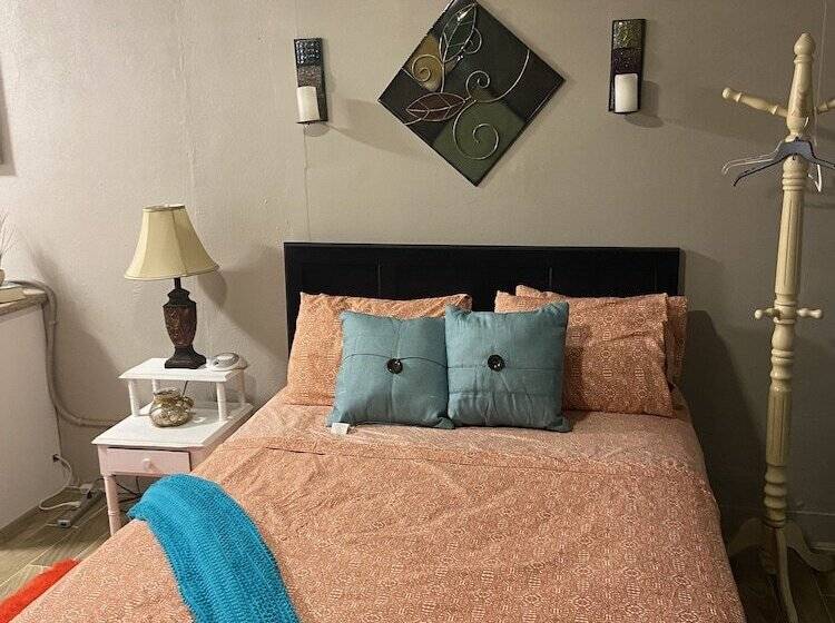 تختخواب و صبحانه Rosebud