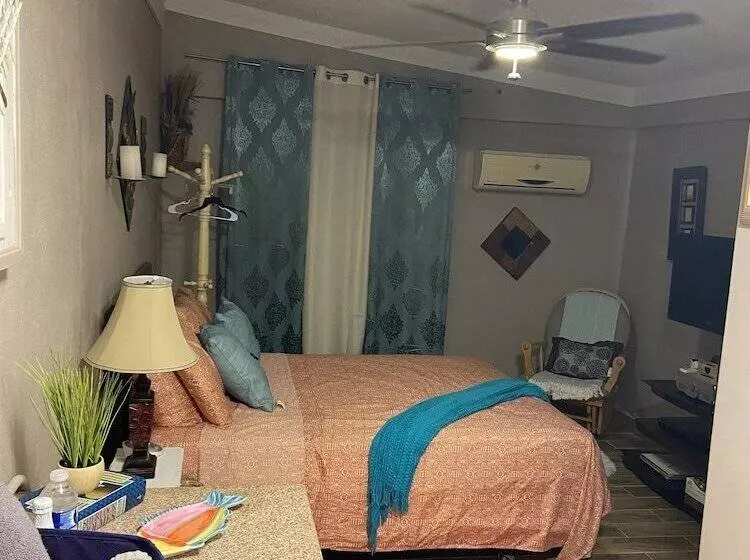 تختخواب و صبحانه Rosebud