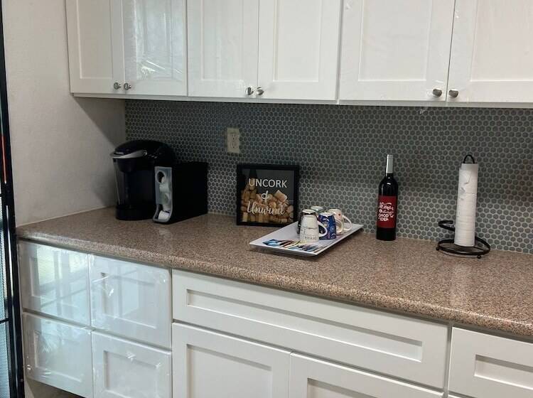 تختخواب و صبحانه Rosebud